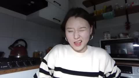 Lily online show from 12-01-25, 02:44