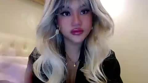 Snapshot of takemeinheaven1 chatting on 02-27-25, 02:32 Lena online show from 02-27-25, 02:32