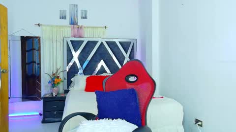 taliana  modelo independiente online show from 03-30-26, 02:12