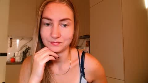  Kira  online show from 10-31-25, 06:14