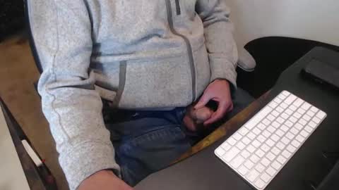 Snapshot of tallguy4unow chatting on 01-14-26, 07:30 tallguy4unow online show from 01-14-26, 07:30