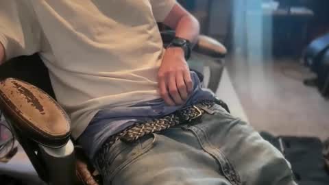Snapshot of talllongandhardguy99 chatting on 04-19-26, 07:49 6foot7andhard online show from 04-19-26, 07:49