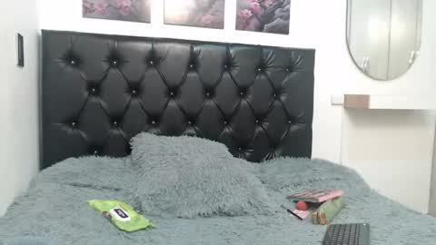 Hi im sara online show from 05-13-26, 02:36