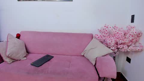 Hi im sara online show from 05-29-26, 01:09