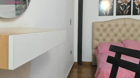 Hi im sara online show from 06-17-26, 12:50