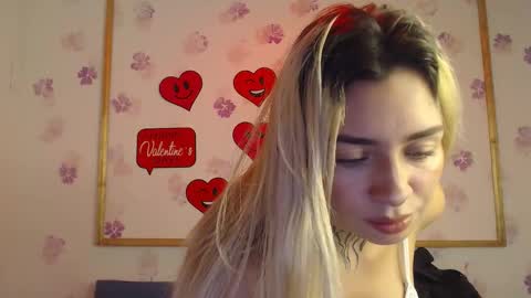 Snapshot of tamara_velezz chatting on 02-14-26, 09:11 Tamara online show from 02-14-26, 09:11