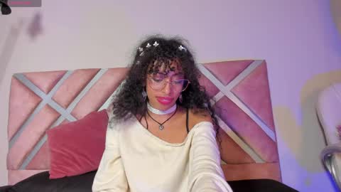 Snapshot of tamia_25 chatting on 04-18-26, 08:31 TAMI online show from 04-18-26, 08:31
