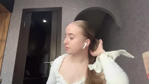 Karina online show from 04-29-26, 03:05
