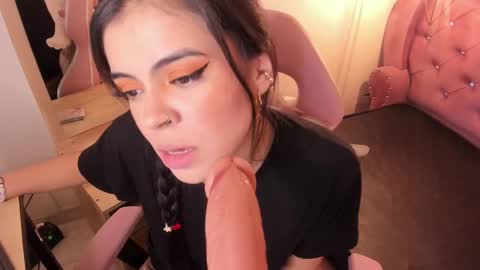 Snapshot of tammy_777 chatting on 02-26-25, 08:37 TAMMY online show from 02-26-25, 08:37