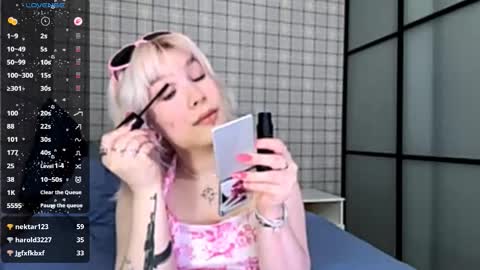 Lola online show from 01-14-26, 07:08