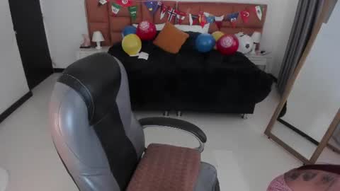 Snapshot of tamy_edwards chatting on 07-10-26, 08:00 Tamy online show from 07-10-26, 08:00