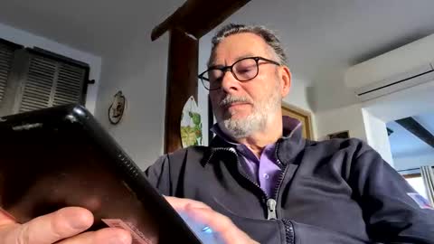 Dominique online show from 01-08-25, 10:37