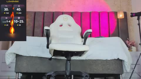 Snapshot of taniaa_diaz chatting on 01-17-26, 07:28 Tania Dias online show from 01-17-26, 07:28