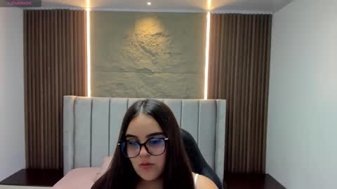 Snapshot of taniaconnor chatting on 02-17-26, 03:36 TANIA online show from 02-17-26, 03:36