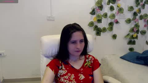 Tania  online show from 10-29-25, 03:47
