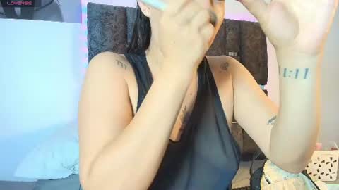 Snapshot of taniamilan chatting on 06-22-26, 08:33 Tania online show from 06-22-26, 08:33