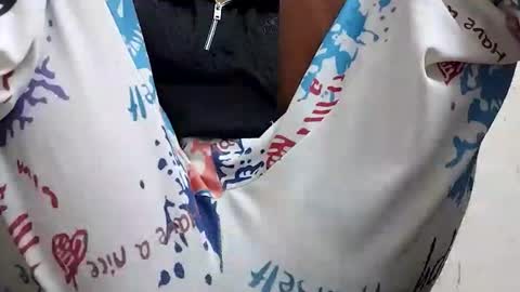 taniya_roy4628 online show from 04-13-26, 11:48