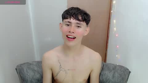 Snapshot of tanjiro_cute chatting on 01-01-25, 07:30 Andres online show from 01-01-25, 07:30