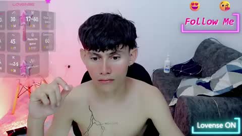 Snapshot of tanjiro_cute chatting on 01-18-25, 10:39 Andres online show from 01-18-25, 10:39