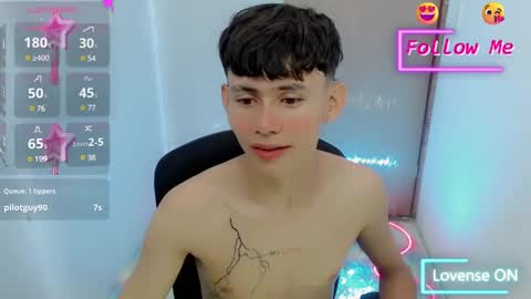 Snapshot of tanjiro_cute chatting on 01-26-25, 11:06 Andres online show from 01-26-25, 11:06