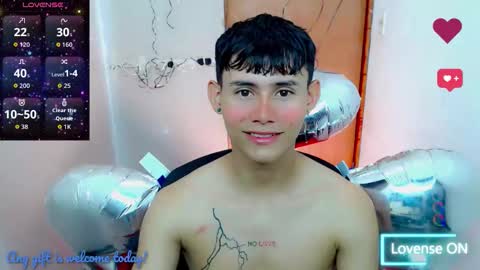 Snapshot of tanjiro_cute chatting on 10-15-25, 09:53 Andres online show from 10-15-25, 09:53