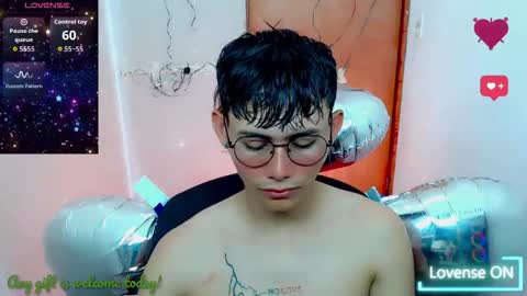 Snapshot of tanjiro_cute chatting on 10-16-25, 10:16 Andres online show from 10-16-25, 10:16