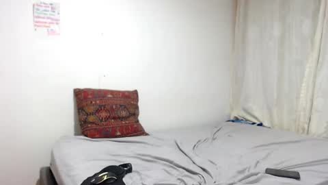 Snapshot of tantricroots chatting on 01-21-25, 12:25 Angeline Follow online show from 01-21-25, 12:25