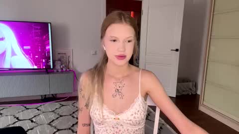 Snapshot of tanyaquartaro chatting on 02-18-26, 11:28 Alisa online show from 02-18-26, 11:28