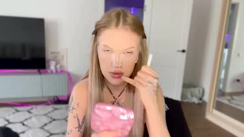 Snapshot of tanyaquartaro chatting on 03-03-26, 11:05 Alisa online show from 03-03-26, 11:05