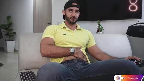 Snapshot of tarek_dan chatting on 04-18-26, 02:10 Tarek online show from 04-18-26, 02:10