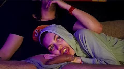 Snapshot of tarian_xxx chatting on 11-08-25, 09:09 T J online show from 11-08-25, 09:09