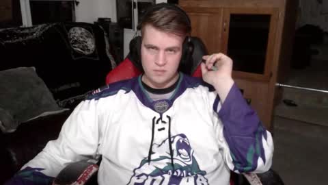 tarus333 online show from 02-09-26, 03:21