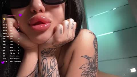 Snapshot of tashinadoncaster chatting on 06-02-26, 01:18 Viola online show from 06-02-26, 01:18