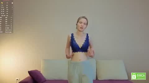 Snapshot of tashinapetitto chatting on 06-18-26, 09:14 Your Ressie online show from 06-18-26, 09:14
