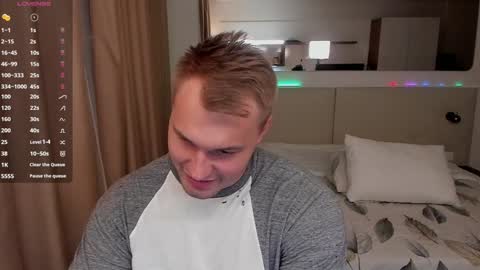 Snapshot of tasty_justin chatting on 12-01-24, 09:04 My shows 2100500 UTC3 online show from 12-01-24, 09:04