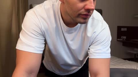 Snapshot of tasty_justin chatting on 09-12-25, 08:09 My shows 2100500 UTC3 online show from 09-12-25, 08:09