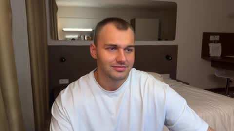 Snapshot of tasty_justin chatting on 10-09-25, 07:45 My shows 2100500 UTC3 online show from 10-09-25, 07:45