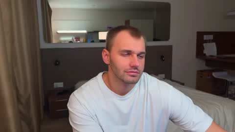 Snapshot of tasty_justin chatting on 11-07-25, 03:28 My shows 2100500 UTC3 online show from 11-07-25, 03:28