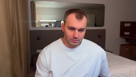 Snapshot of tasty_justin chatting on 11-14-25, 04:44 My shows 2100500 UTC3 online show from 11-14-25, 04:44