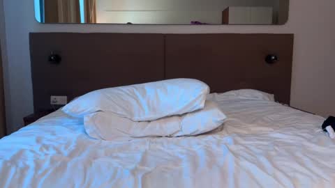 Snapshot of tasty_justin chatting on 11-15-25, 07:38 My shows 2100500 UTC3 online show from 11-15-25, 07:38