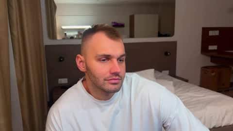 Snapshot of tasty_justin chatting on 11-18-25, 06:01 My shows 2100500 UTC3 online show from 11-18-25, 06:01