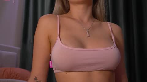 Snapshot of tastypoint chatting on 10-06-25, 03:53 Im Sabrina NEXT LIVE Tuesday online show from 10-06-25, 03:53