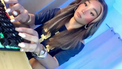 Snapshot of tatiana_wilton chatting on 07-16-26, 02:45 ANDREA online show from 07-16-26, 02:45