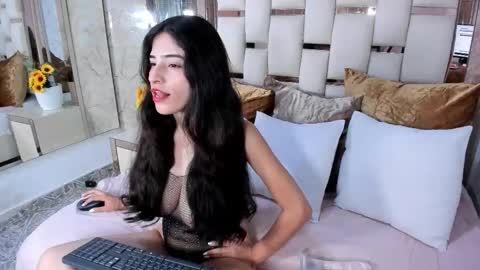 Snapshot of tatianacrow chatting on 02-17-26, 11:40 Tatiana online show from 02-17-26, 11:40