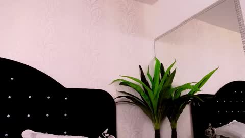 Snapshot of tatiananova chatting on 02-21-26, 05:41 Tatiana Nova online show from 02-21-26, 05:41