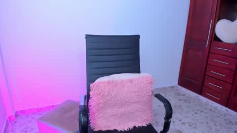 Snapshot of tatis_lopez_ chatting on 03-07-25, 08:00 Tatiana Lopez online show from 03-07-25, 08:00