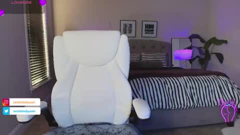 Tatted Queen online show from 11-17-25, 09:42