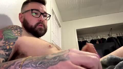 Snapshot of tattedcouple_777 chatting on 12-31-24, 07:07 MrMrs online show from 12-31-24, 07:07