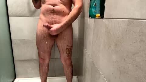 Snapshot of tattedshowerz chatting on 12-17-24, 10:12 tattedshowerz online show from 12-17-24, 10:12