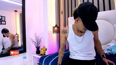 Snapshot of tattoo22_ chatting on 11-15-25, 04:03 Tattoo online show from 11-15-25, 04:03